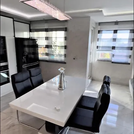 Taurunum Lux 30 Белград